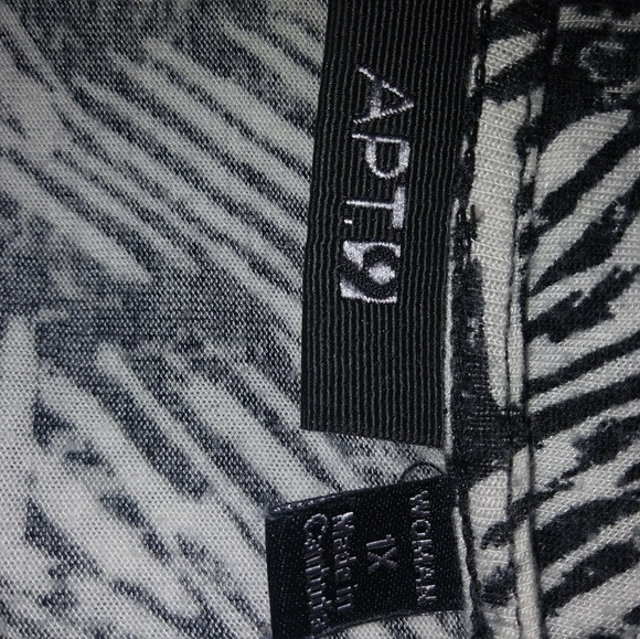 Apt.9 1X Black White Twisted Striped Top Plus - Picture 3 of 3
